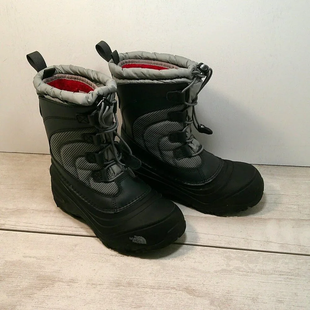 The North Face Alpenglow IV Waterproof Insulated Snow Boots Grey Black Youth 2